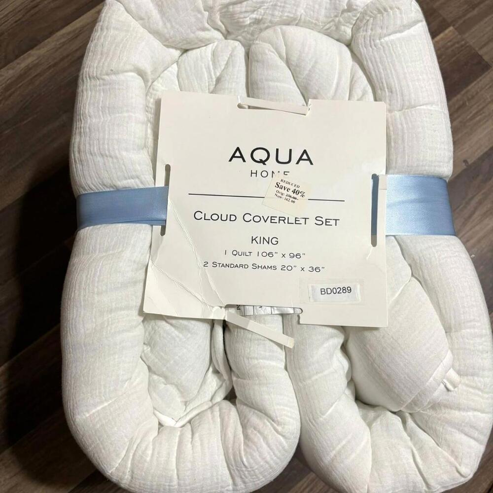 Aqua Exclusive Cloud 3-Piece King White 3 Piece Coverlet Set Quilt & Shams